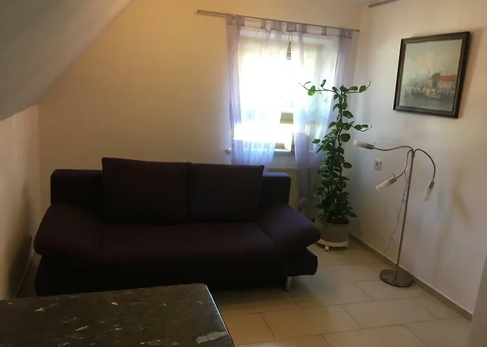 Augsburg-bergheim E. 公寓 *